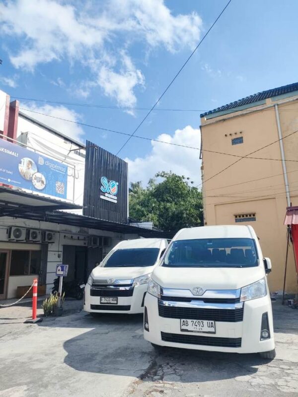 sewa mobil hiace premio Jogja