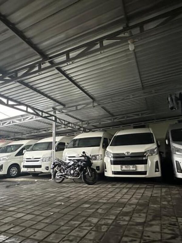 sewa mobil hiace premio Jogja