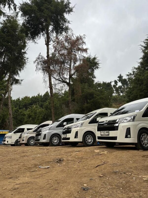 sewa mobil hiace premio Jogja