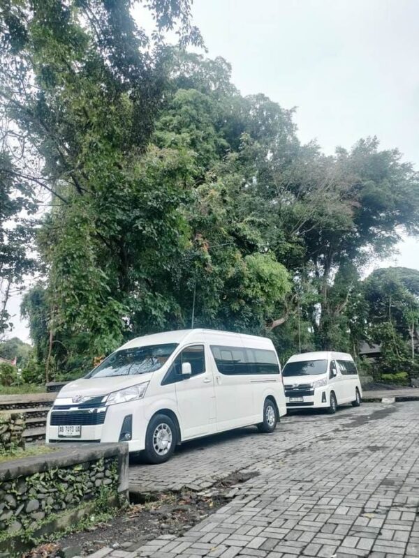 sewa mobil hiace premio Jogja