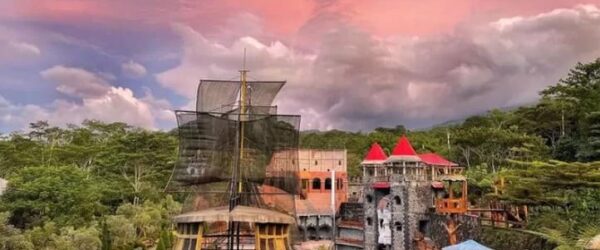 The Lost World Castle rental mobil murah di Jogja